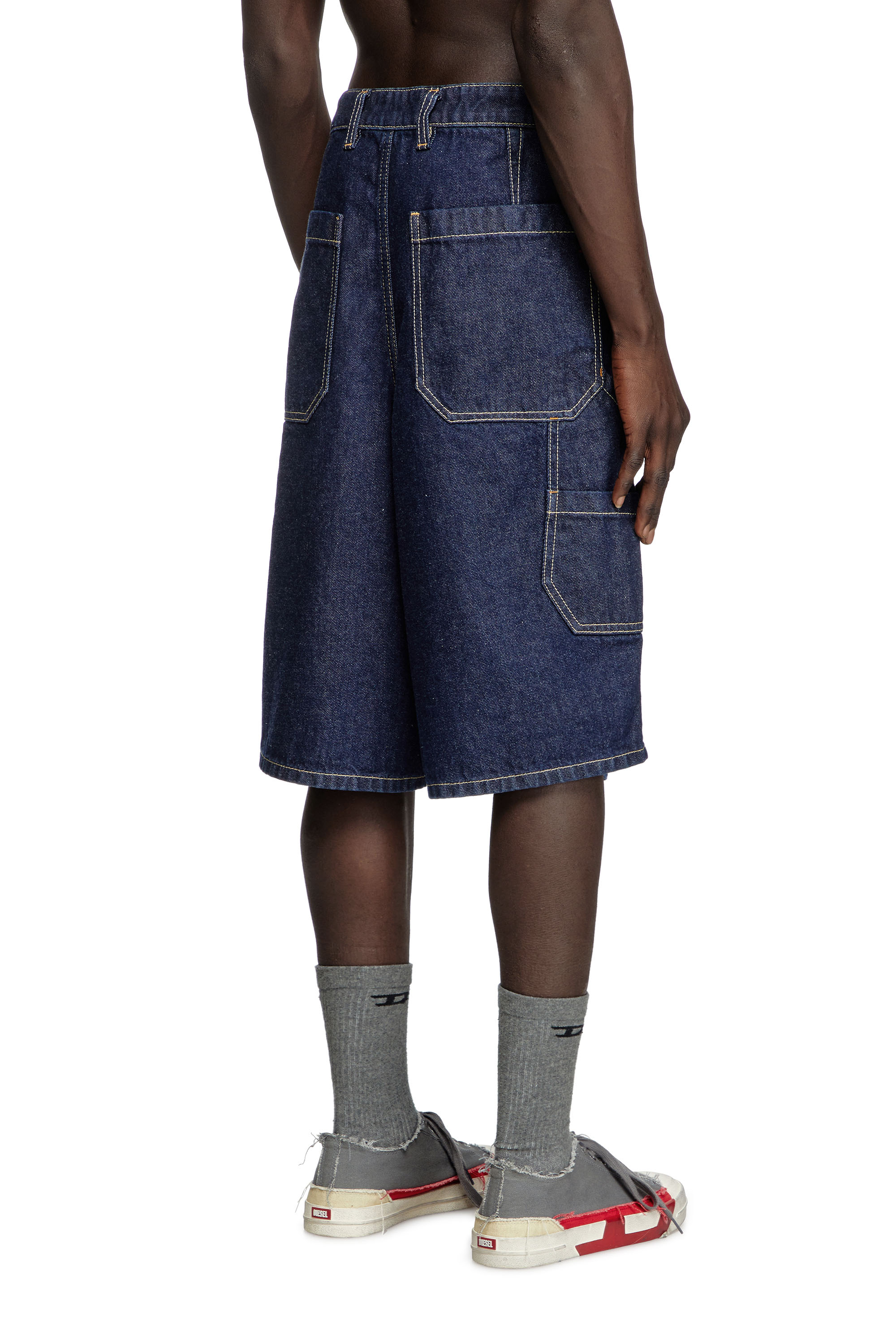 Diesel - D-LIVERY-SHORT, Short utility in denim clean-wash Uomo in Blu - 2